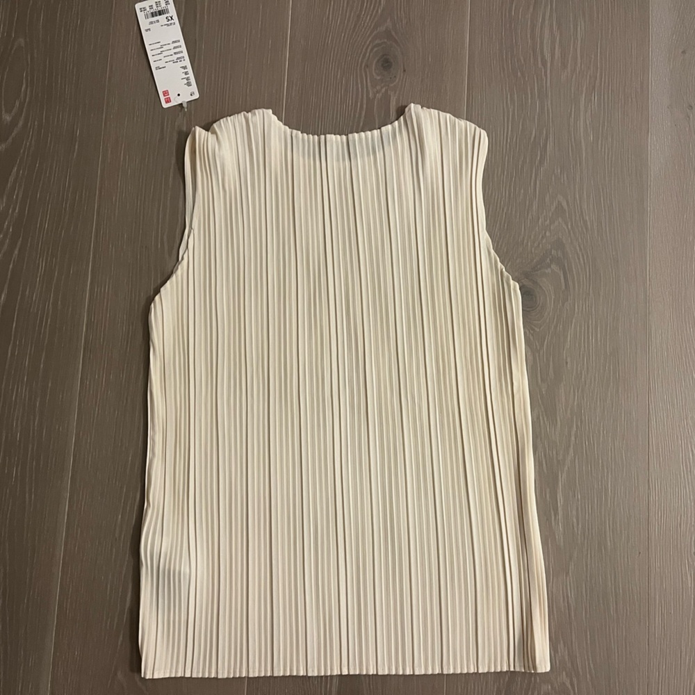 Women's Cream Sleeveless Top